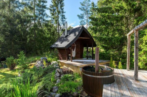 Cheerful house with sauna and bathtub in Almunge